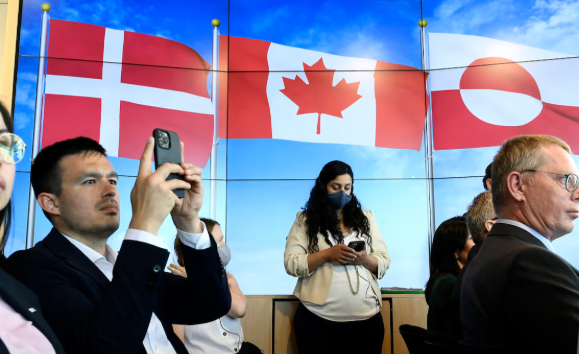 கனடா, கிரீன்லாந்து சுயாதீனமாக தொடர வேண்டும் – அமெரிக்கர்களின் பெரும்பான்மை கருத்து