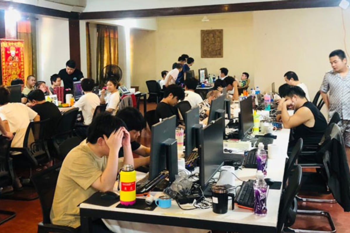 சிலாபத்தில் அதிரடி சோதனை சொகுசு விடுதியில் தங்கியிருந்த வெளிநாட்டவர்கள் கைது