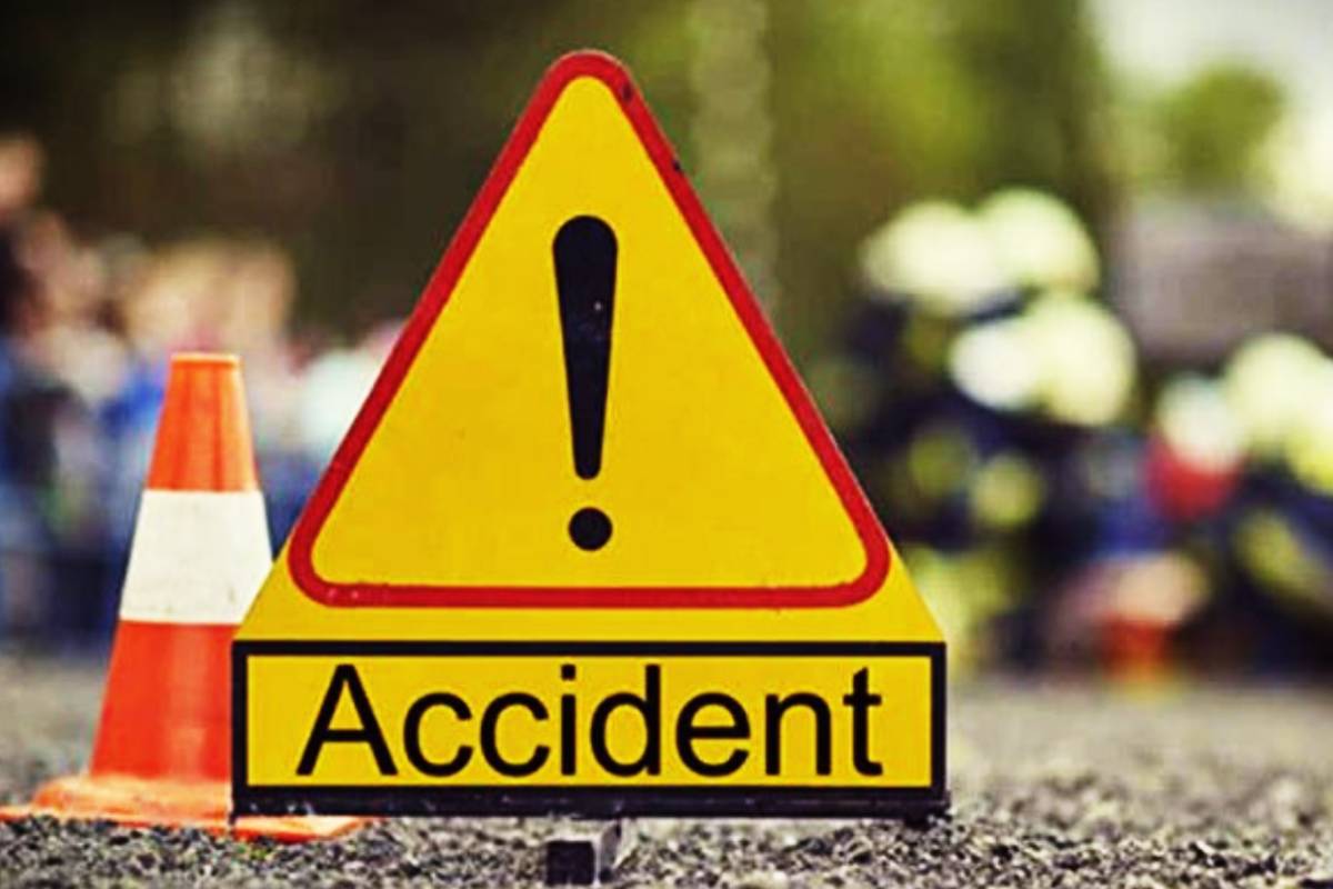 தெற்கு அதிவேக வீதியில் பேருந்து லொறி மோதி விபத்து: போக்குவரத்து கடுமையாக பாதிப்பு