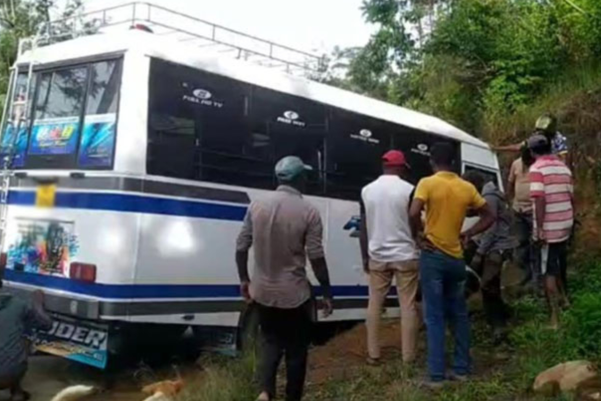 பொகவந்தலாவாவில் பேருந்து கோர விபத்து – 34 மாணவர்கள் காயம், அவசர சிகிச்சையில் அனுமதி!