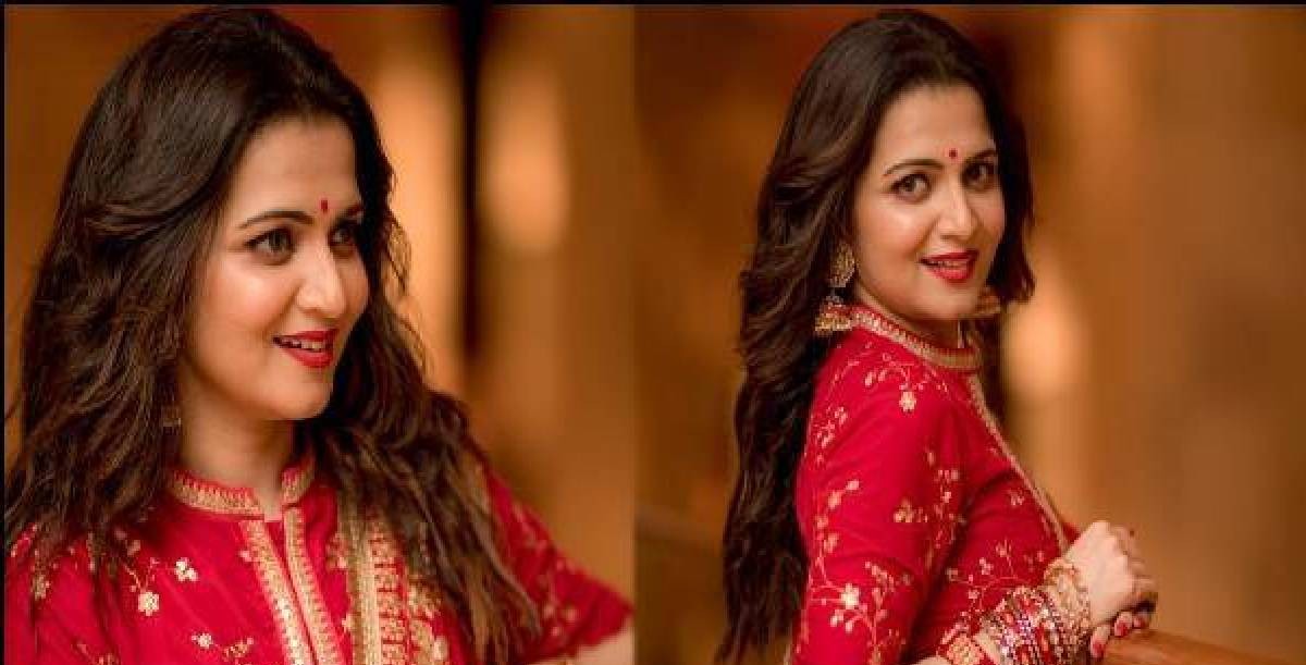 “இவருக்கு வயசே ஆகாதா?” – இளம் நடிகைகளுக்கே டஃப் கொடுக்கும் Dhivyadharshini வைரல் லுக்!