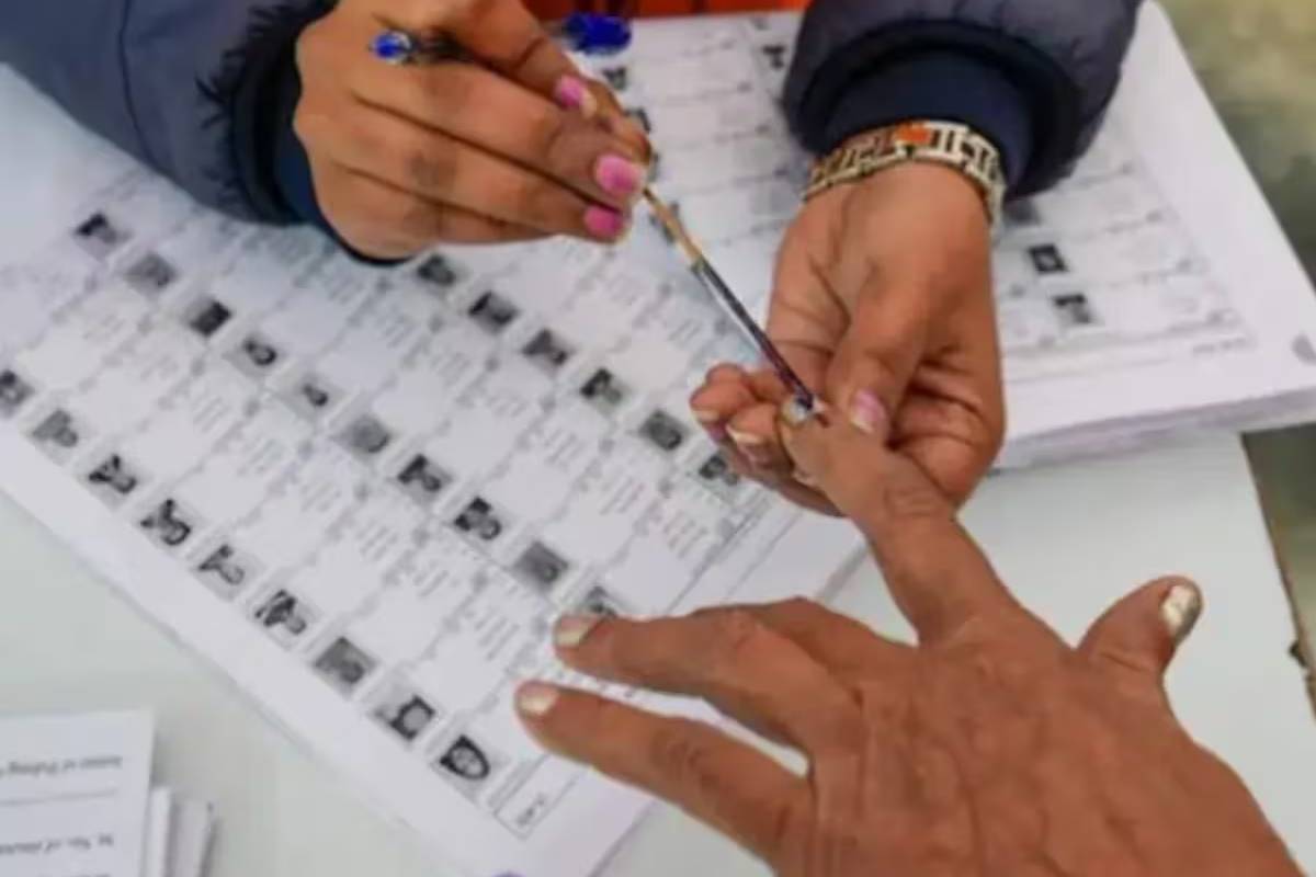 தமிழ்நாடு தேர்தலில் வெளிநாட்டு குடியுரிமையுடன் வாக்களித்த 3 பேர் கைது – விமான நிலையத்தில் வெளிச்சம் பார்த்த சர்ச்சை