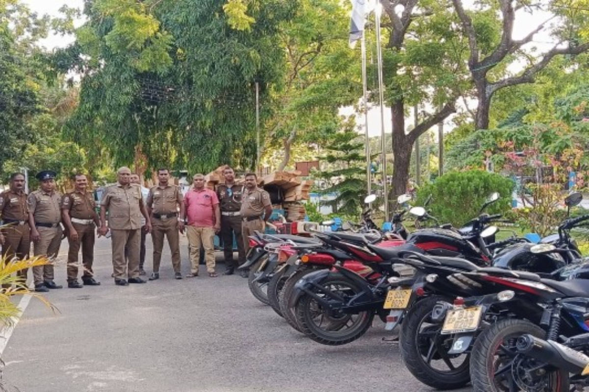 டிக்டொக்கில் பொலிஸாரை கேலி செய்த இளைஞர்கள் கைது! சோதனையில் வெளிச்சத்துக்கு வந்த பல விதிமீறல்கள்