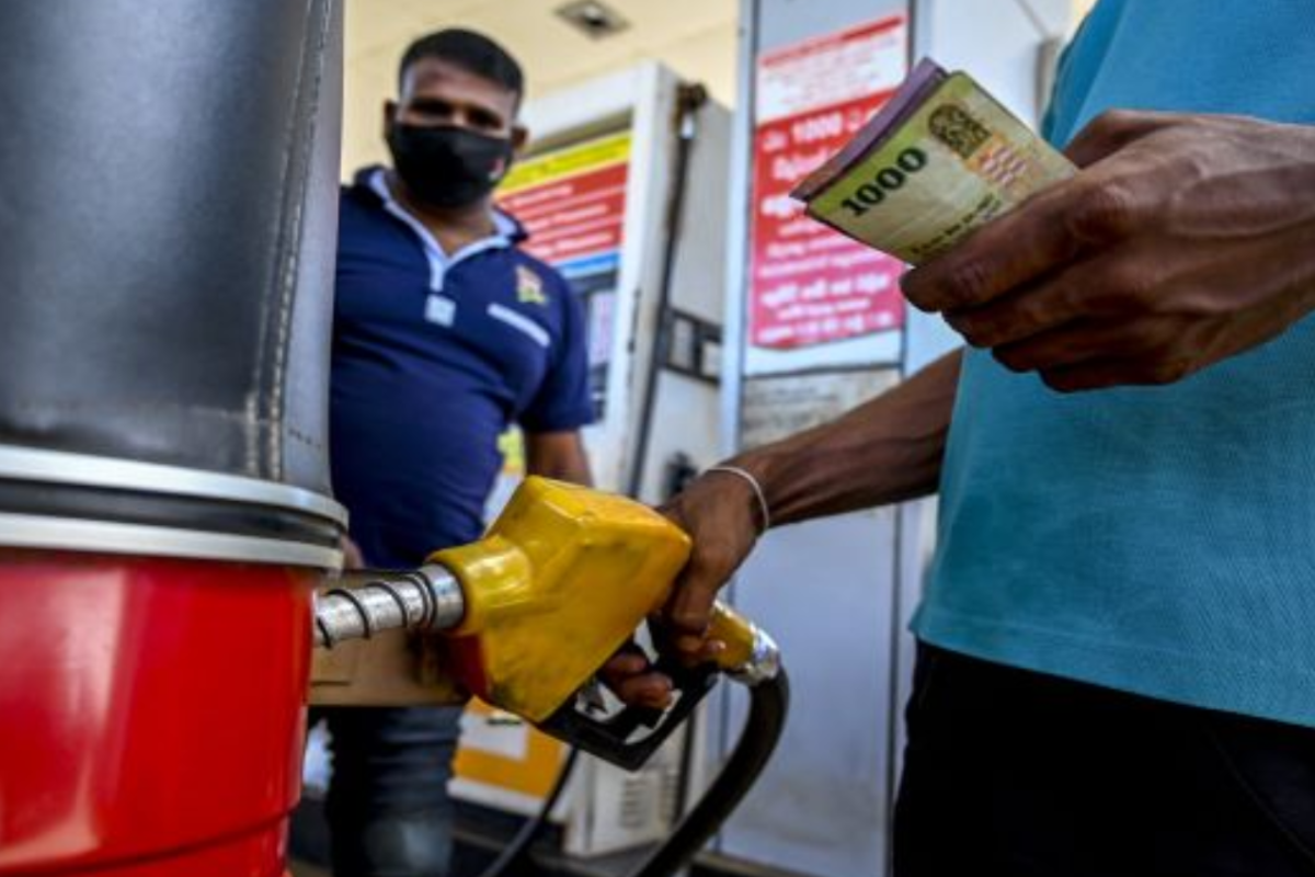 உலக சந்தை விலை குறைந்தாலும் உடனடி எரிபொருள் விலை குறைப்பு சாத்தியமில்லை என பிரதமர் தெரிவிப்பு