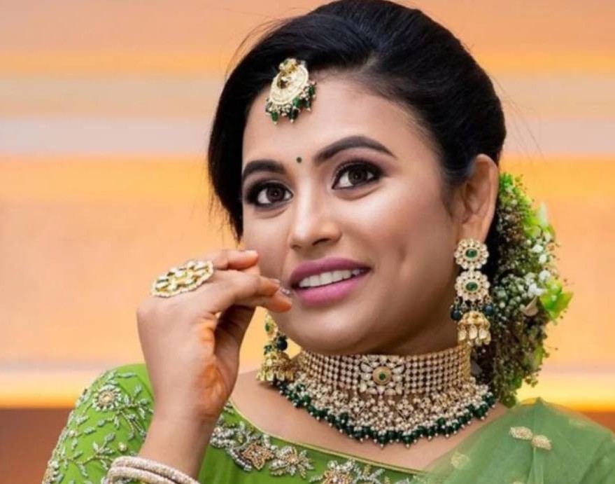 குட்டை உடை புகைப்படம் வெளியானபோது பெரும் சர்ச்சை எழுந்ததாக நடிகை பரீனா ஆசாத் பகிர்வு