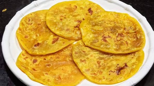தித்திக்கும் சுவையில் தேங்காய் போளி செய்வது எப்படி? வீட்டிலேயே எளிதாக செய்யும் பாரம்பரிய இனிப்பு செய்முறை