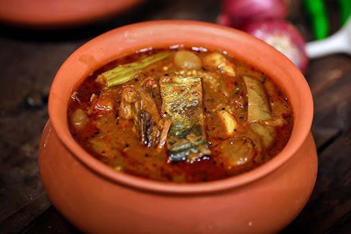 கிராமத்து சுவையில் மணம்கொஞ்சும் கருவாட்டு குழம்பு: எளிய முறையில் செய்வது எப்படி?