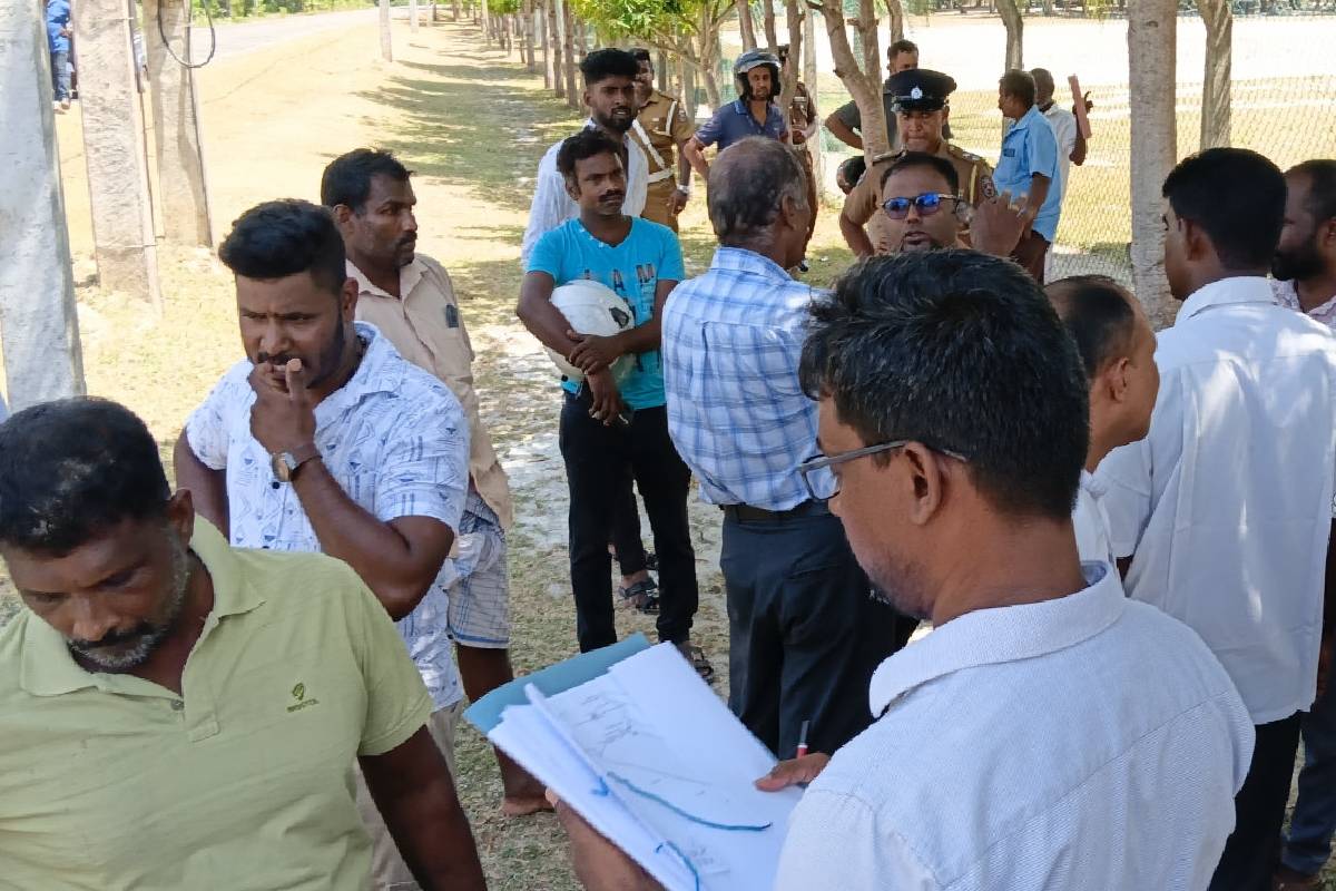 யாழில் இந்திய தனியார் நிறுவனத்திற்கு ஏக்கர் அரச காணி? மக்கள் கடும் எதிர்ப்பு
